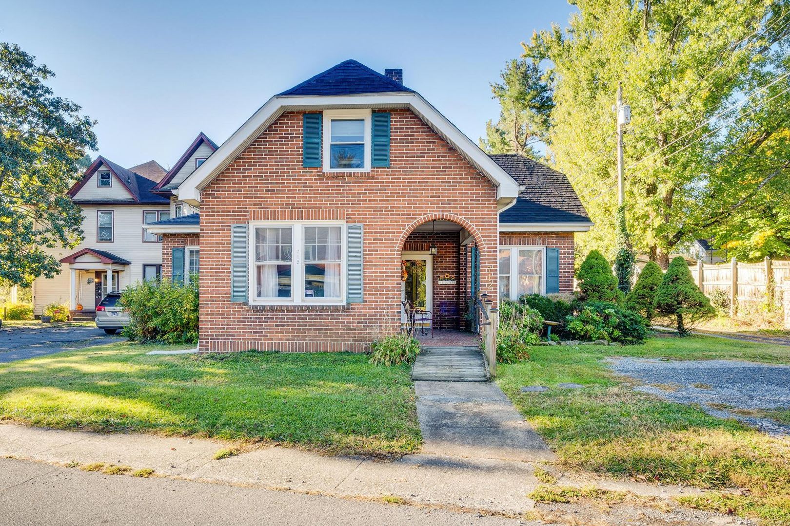 Coming Soon!! Charming 3 bed 2 Bath – photo 1 of 36