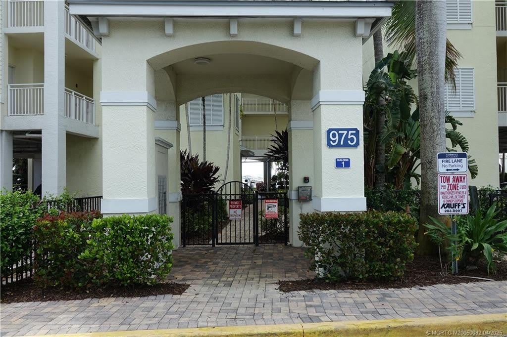 975 NW Flagler Avenue – photo 1