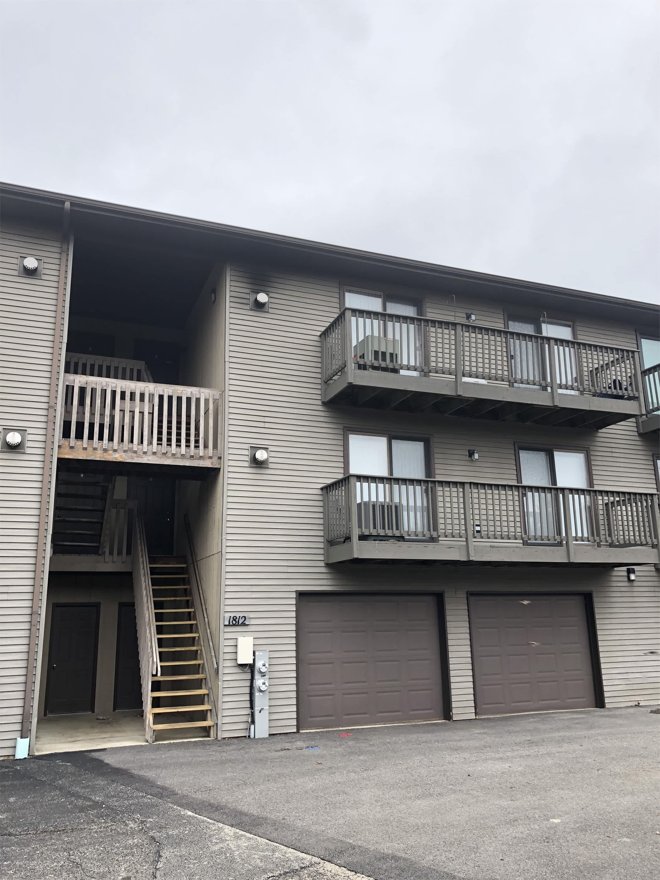 1812 W Highland Ave Unit A – photo 1 of 11