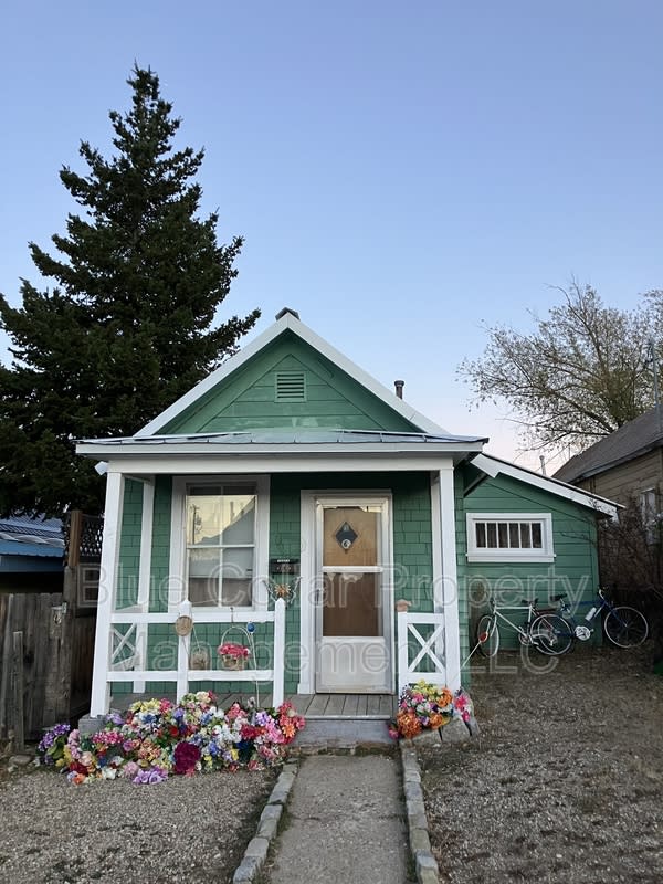 721 Birch Street – photo 1 of 5
