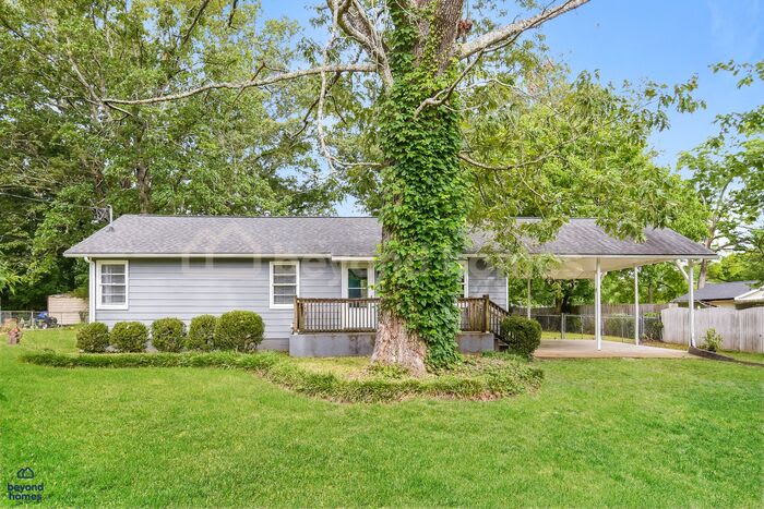 935 James Avenue – photo 1