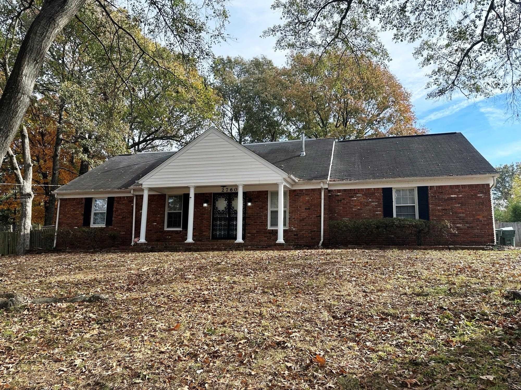 2760 BRAGG Ln – photo 1 of 11