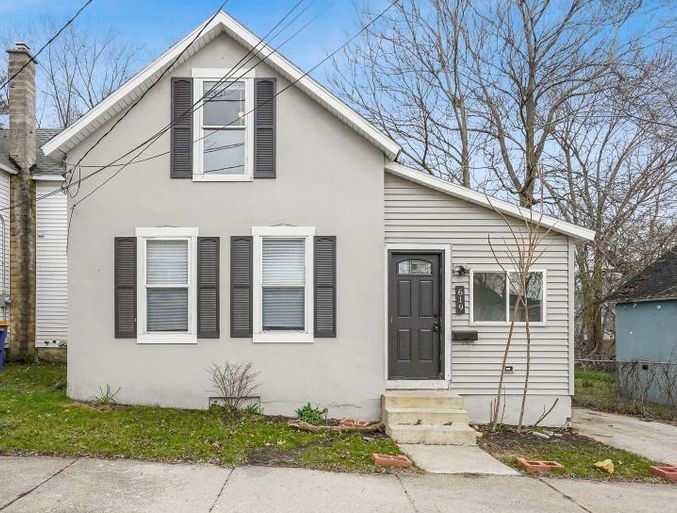 619 Charles Avenue Southeast – photo 1
