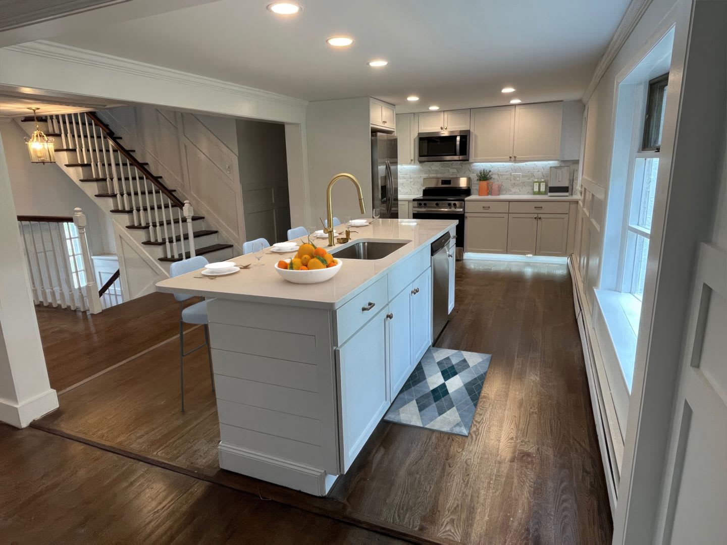 7 Bedroom 3.5 bath – photo 1