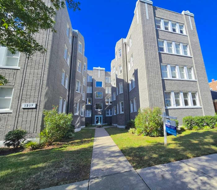1217 Colonial Avenue – photo 1