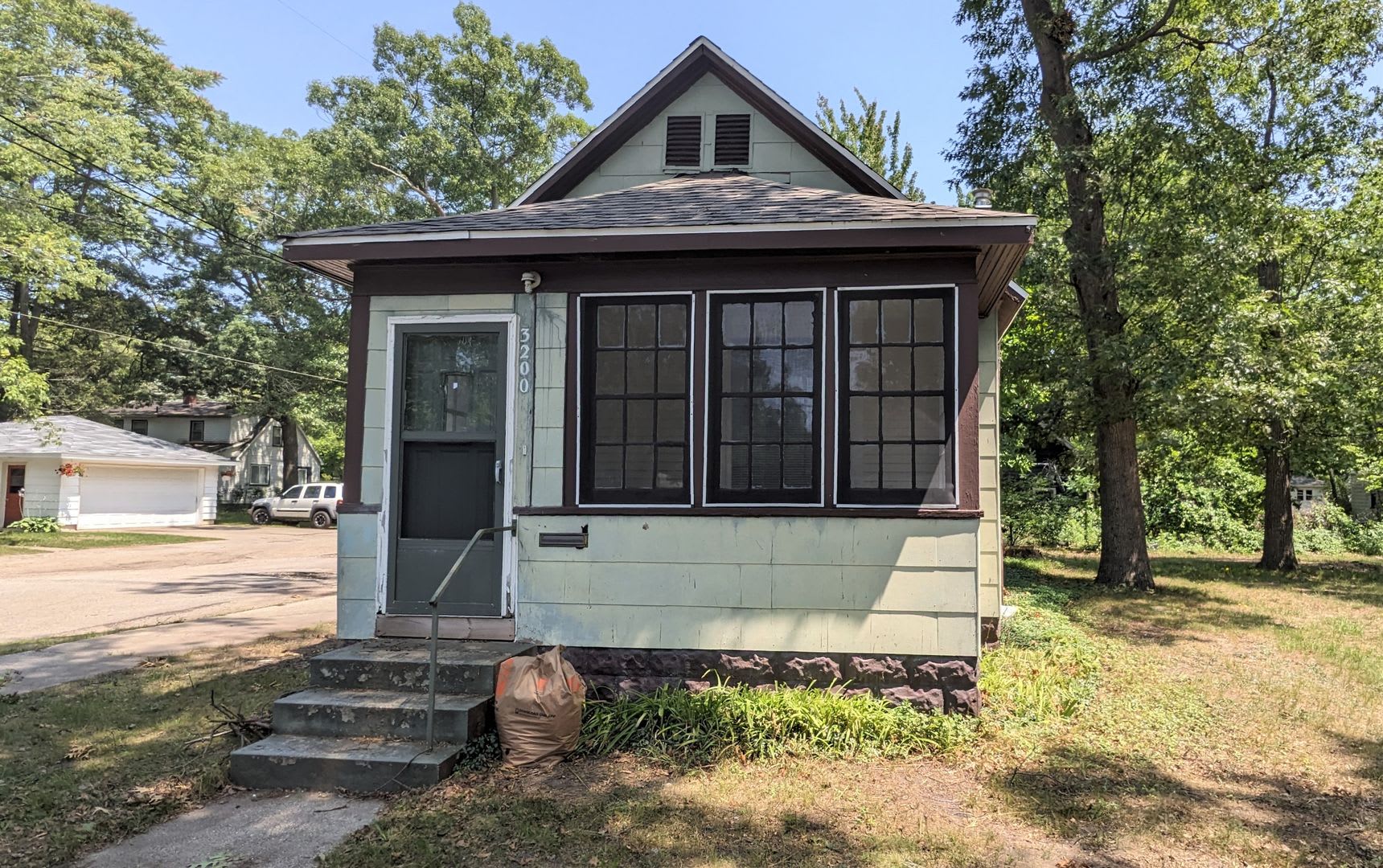 3200 5th St, 1 bedroom house – photo 1 of 8