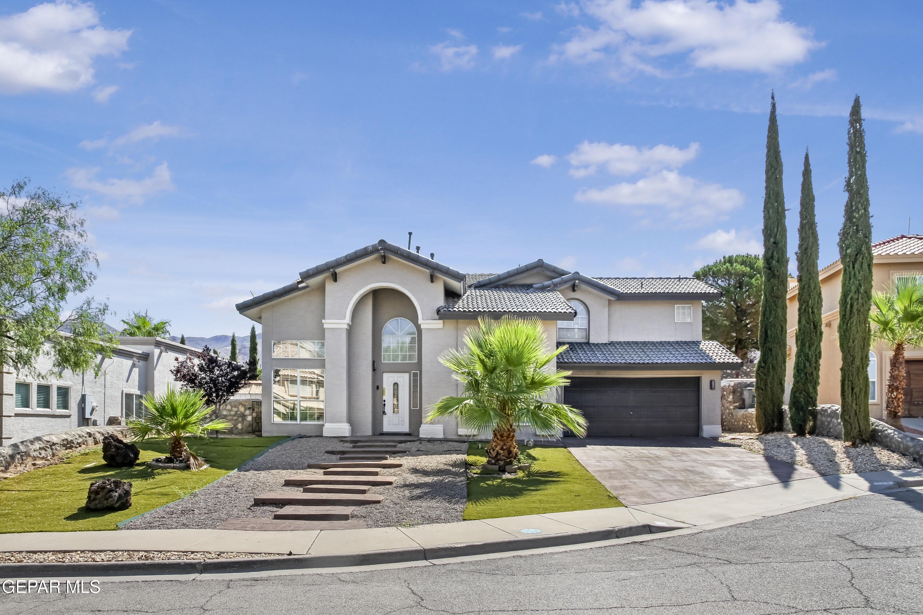 908 LOS PINOS Way – photo 1