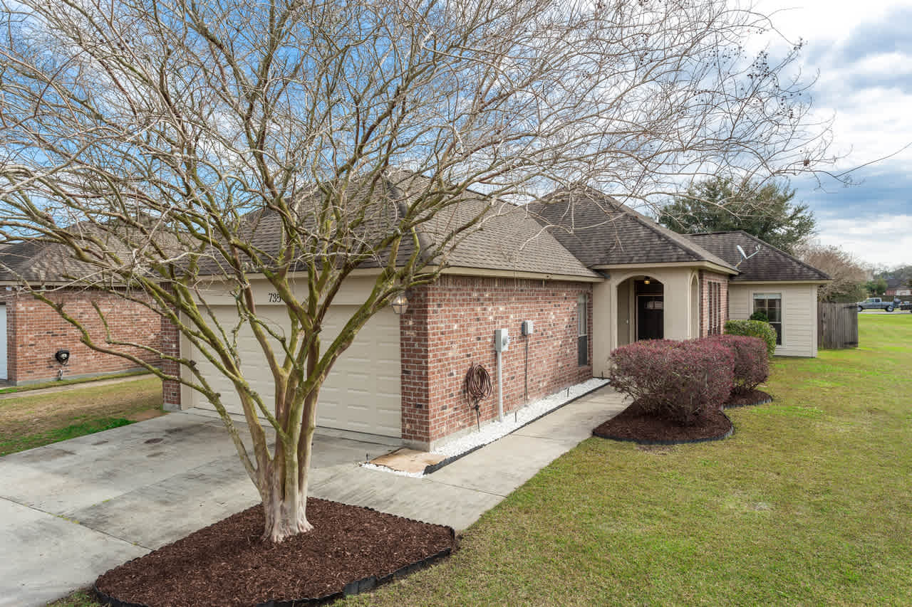 735 Fall Creek Drive – photo 1