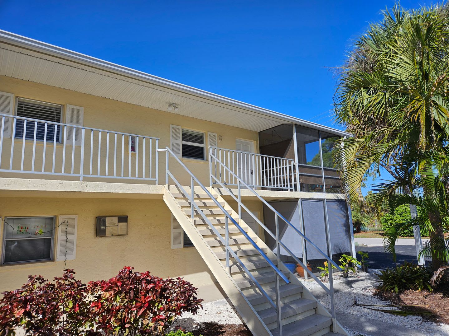 Annual Unfurnished 2Nd Floor Condo For Rent On Venice Island – photo 1 of 316