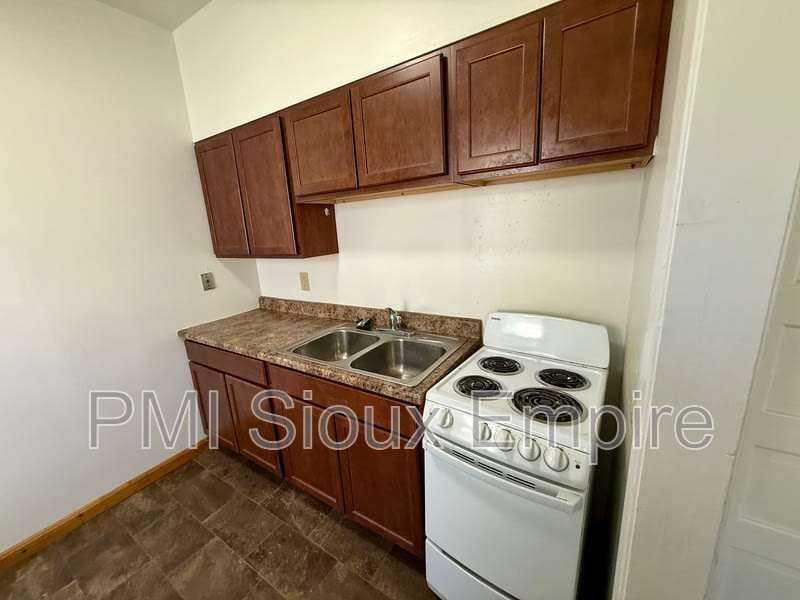 133 S Summit Ave – photo 1