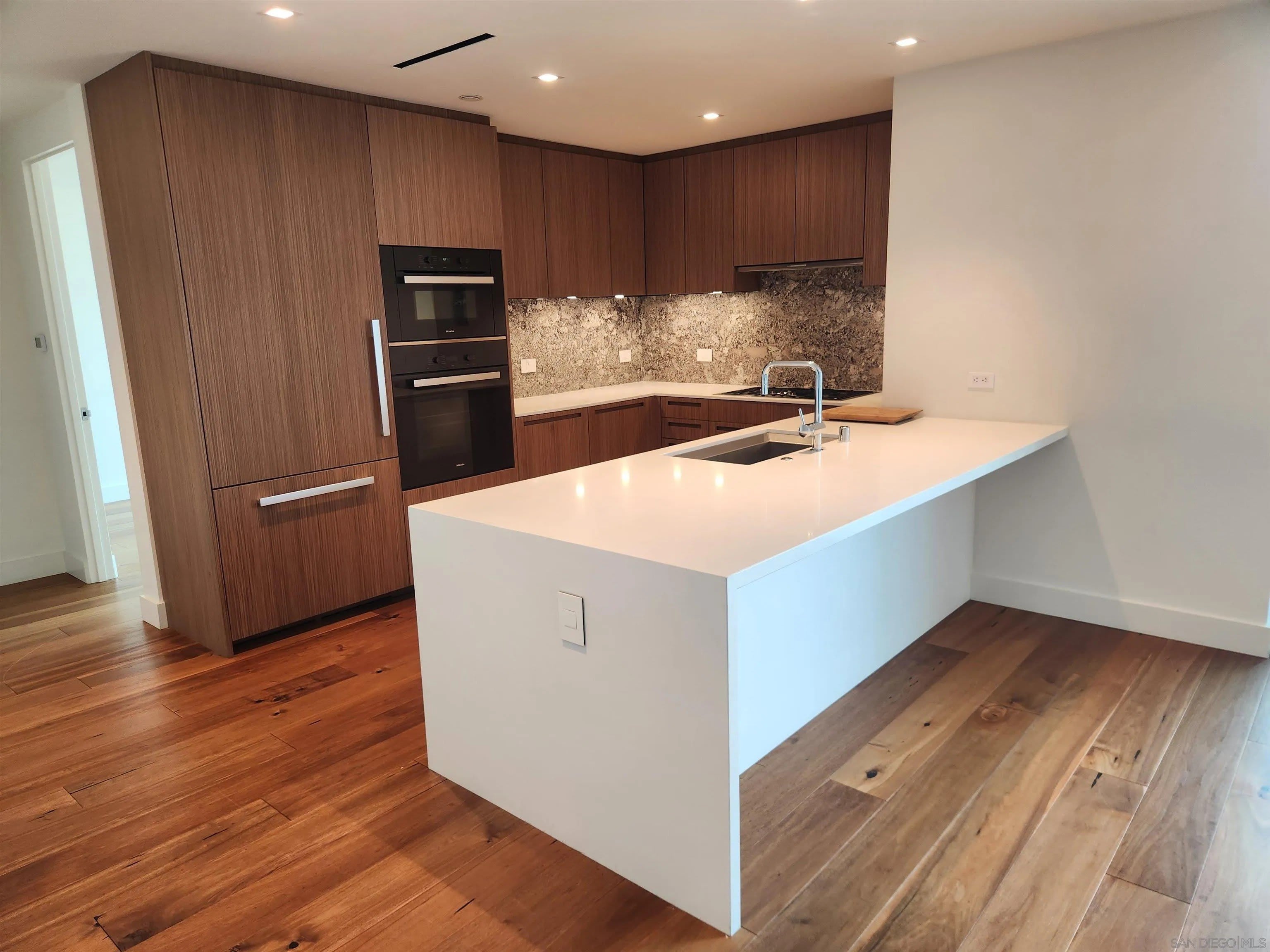 2855 5th Ave – photo 1