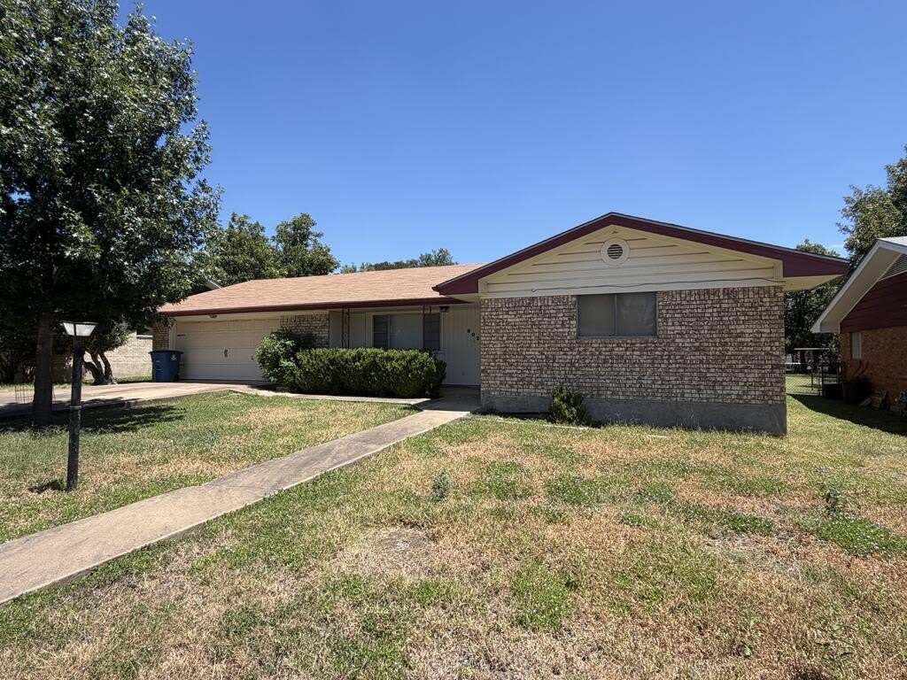 802 Lake Dr – photo 1