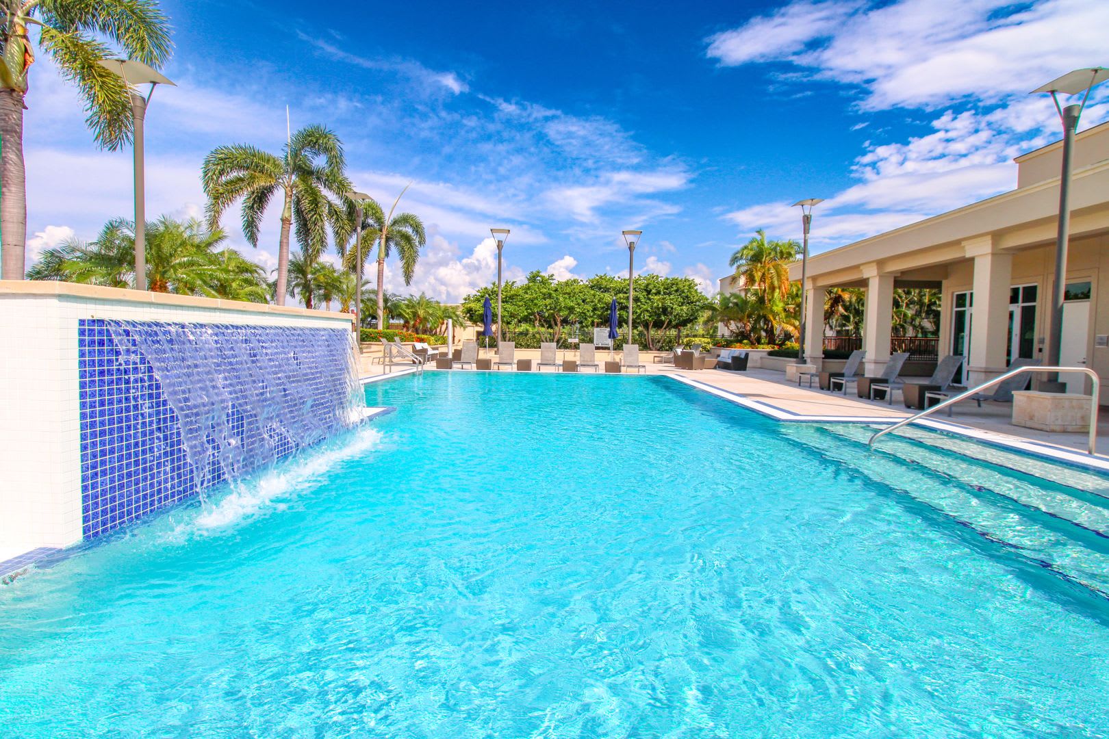 **STUNNING**FULLY FURNISHED**ANNUAL OR SEASONAL RENTAL**MERCADO** – photo 1