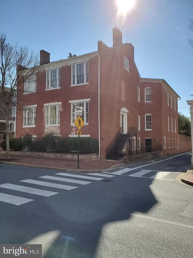 Charming Apartment On Church St – photo 1 of 211