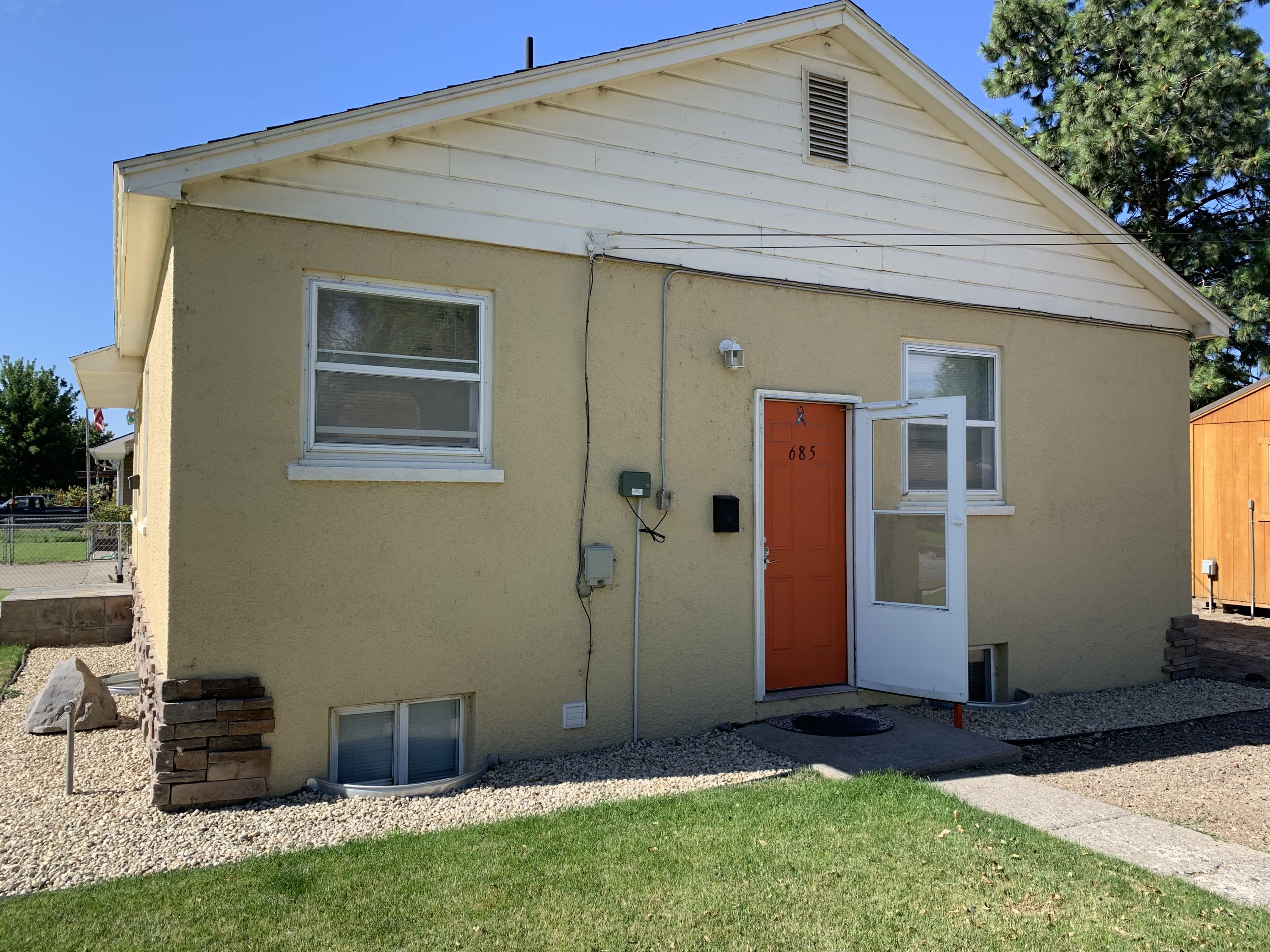 685 East 9th North Street – photo 1 of 14