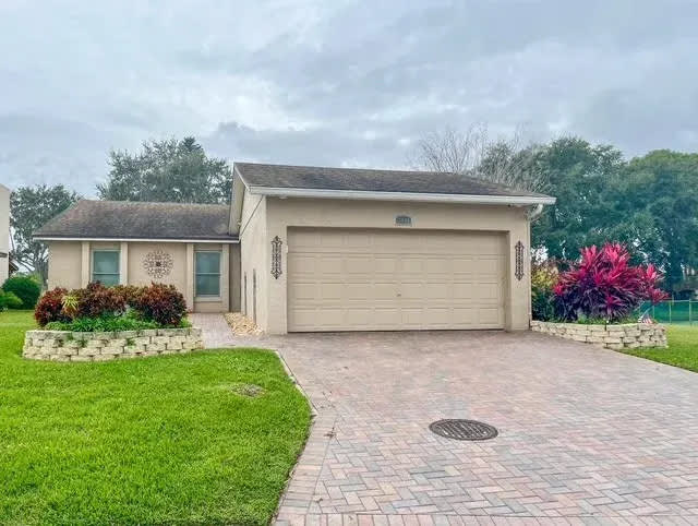 3998 Cypress Landing E – photo 1