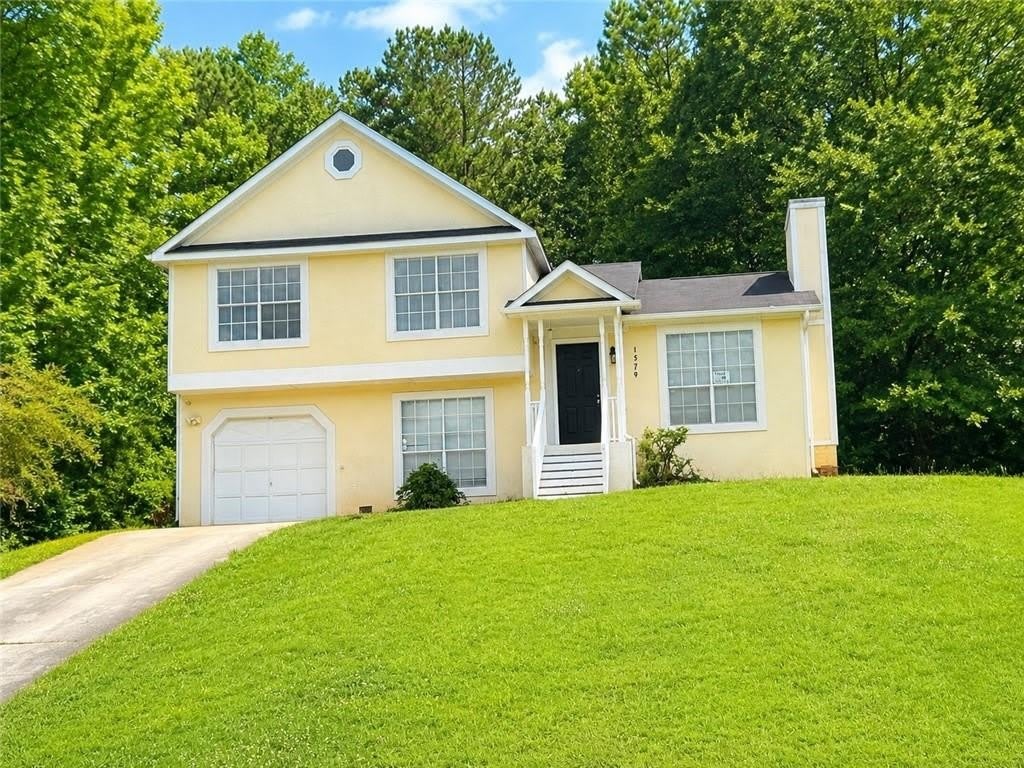 1579 Picadilly Court NE – photo 1