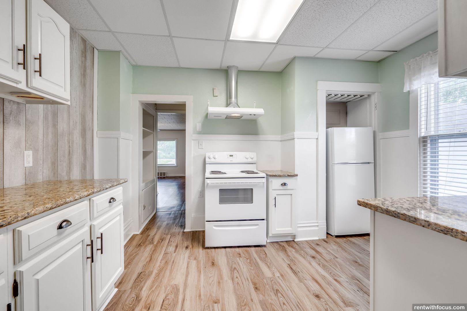 299 2nd St – photo 1 of 19