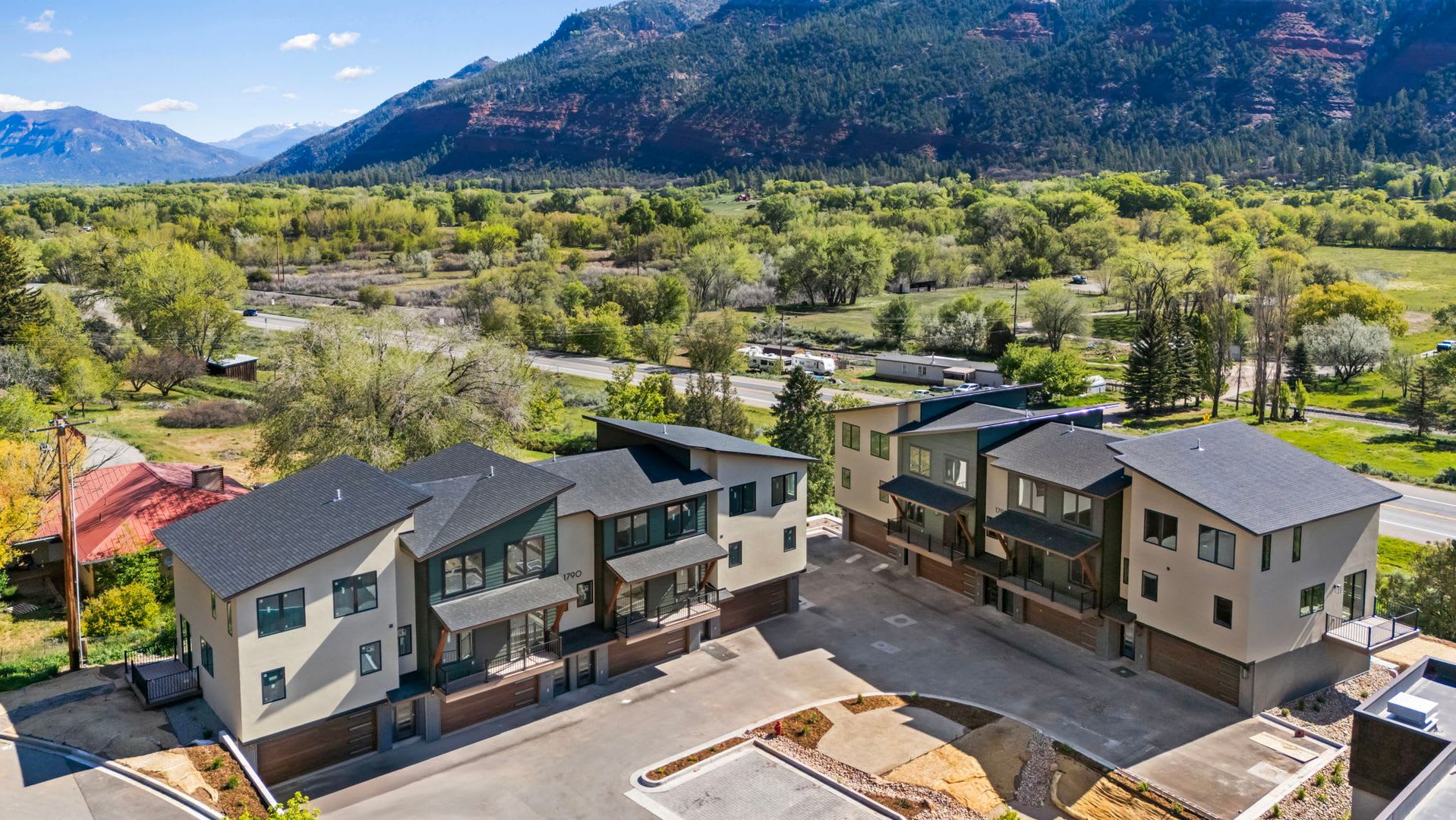 Brand new Animas Cliffs Townhomes #1, 3BR/2.5BA End Unit with Private Patio – photo 1 of 18