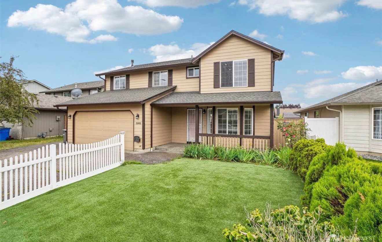 15805 Northeast 70th Street – photo 1 of 20