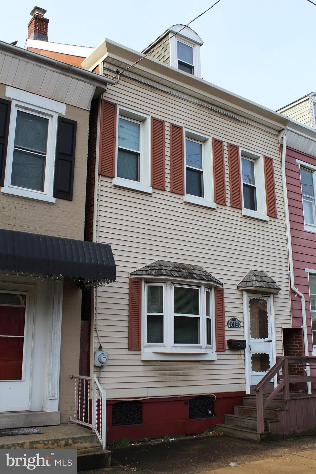 618 E PHILADELPHIA Avenue – photo 1 of 17