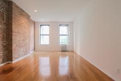 216 East 90Th Street – photo 1