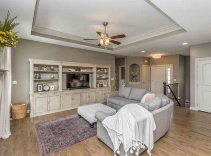1348 Rolling Glen Dr – photo 1 of 20