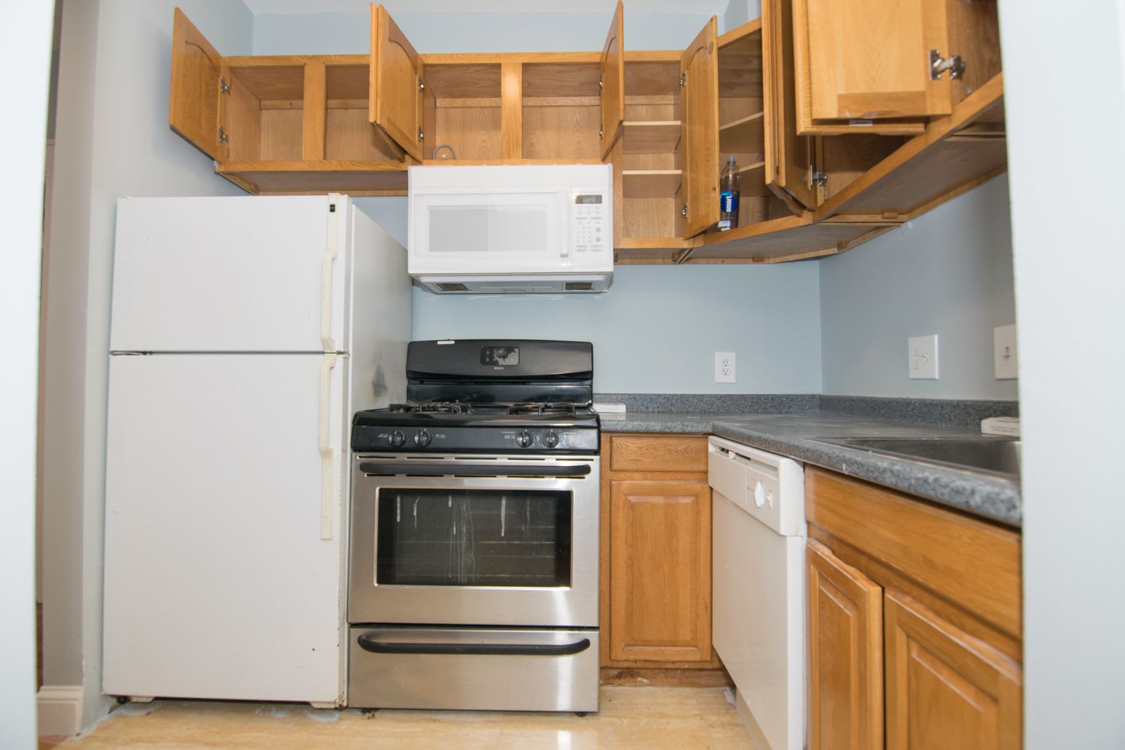 Charming 4 Bedroom-No Broker Fee – photo 1