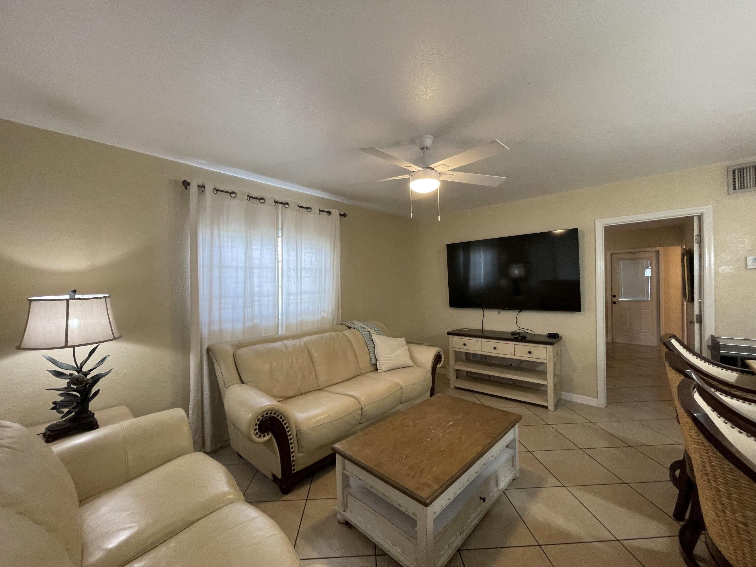 229 SE 1st Avenue – photo 1
