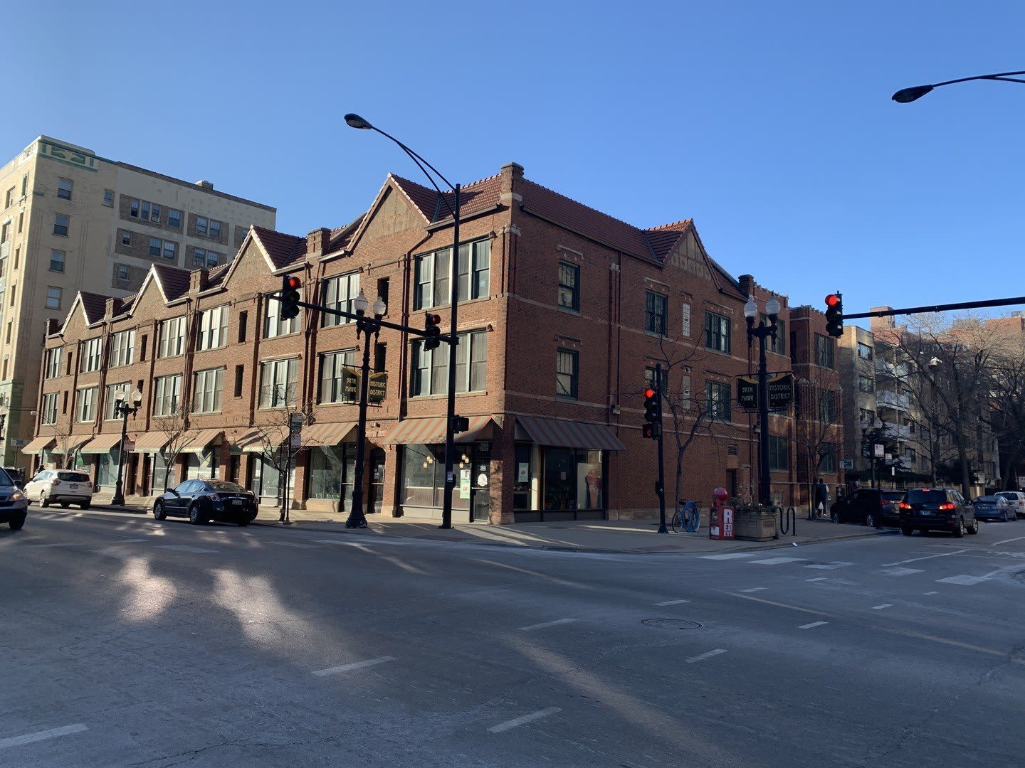 5606 N Kenmore Avenue – photo 1