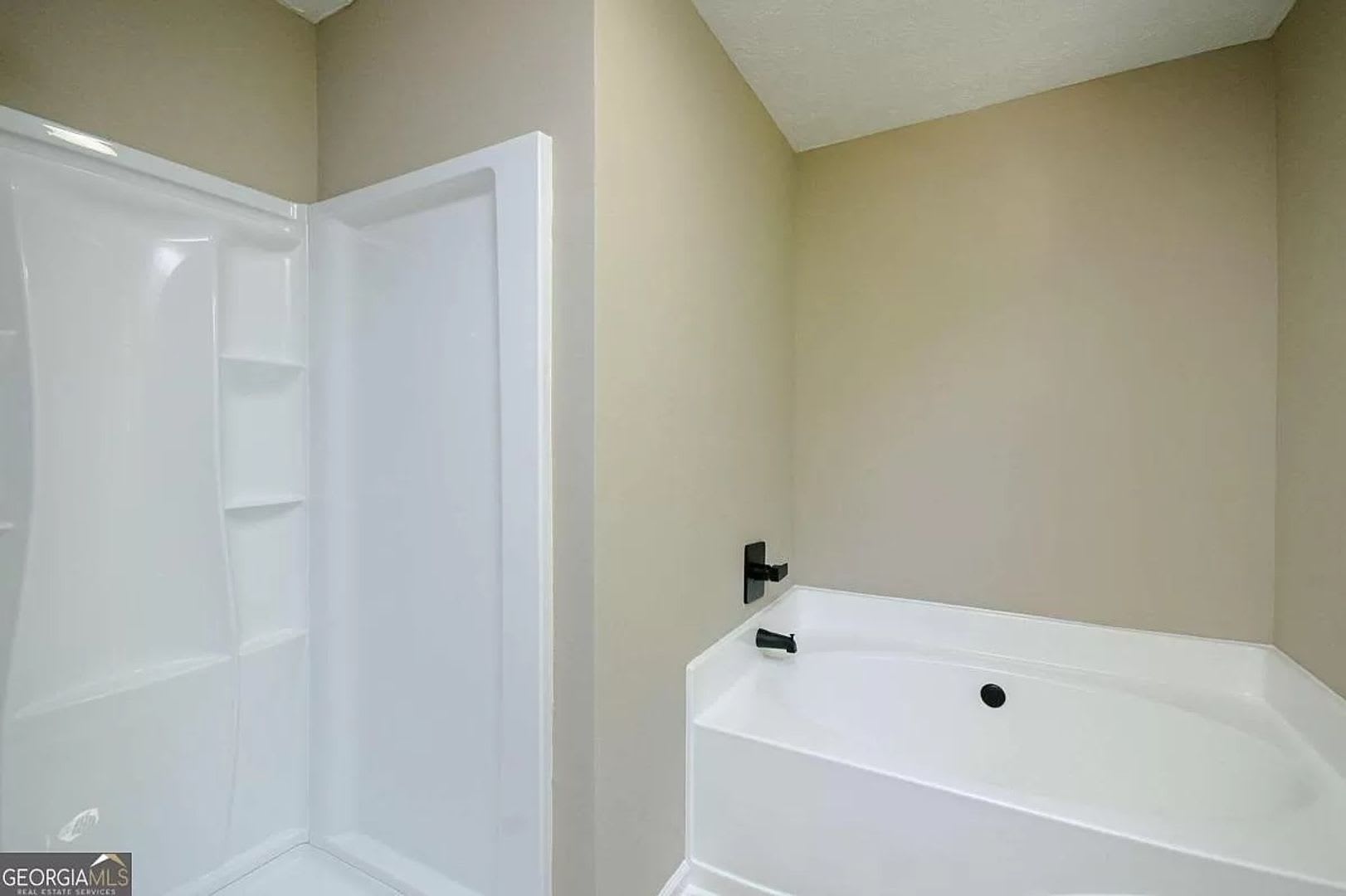 Room in 6 Bedroom Home at Brown Dr – photo 1 of 43