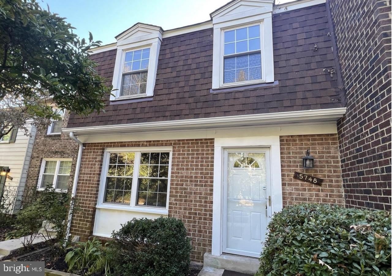 5748 YELLOWROSE Court – photo 1