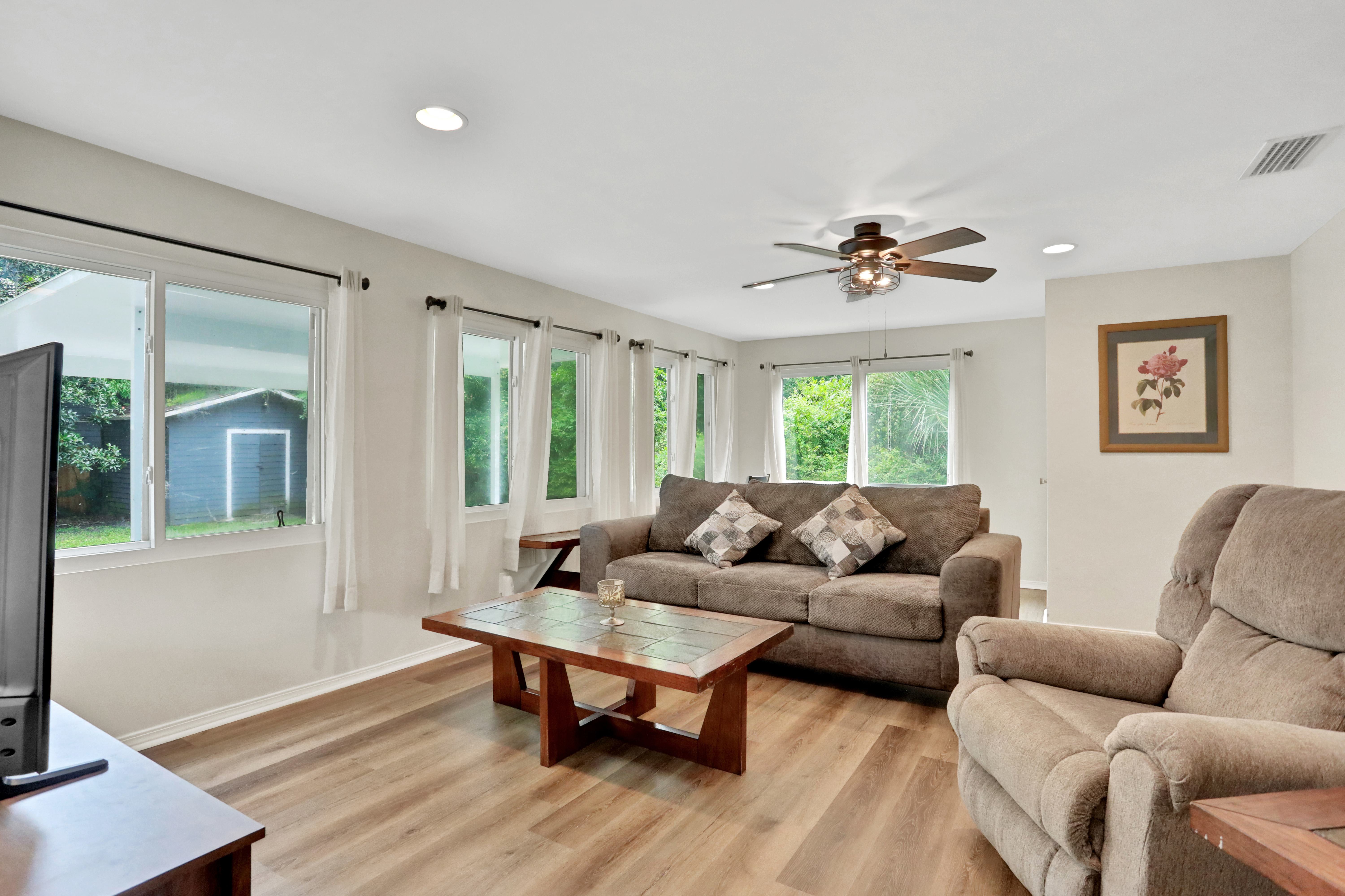 4318 Lexington Avenue – photo 1