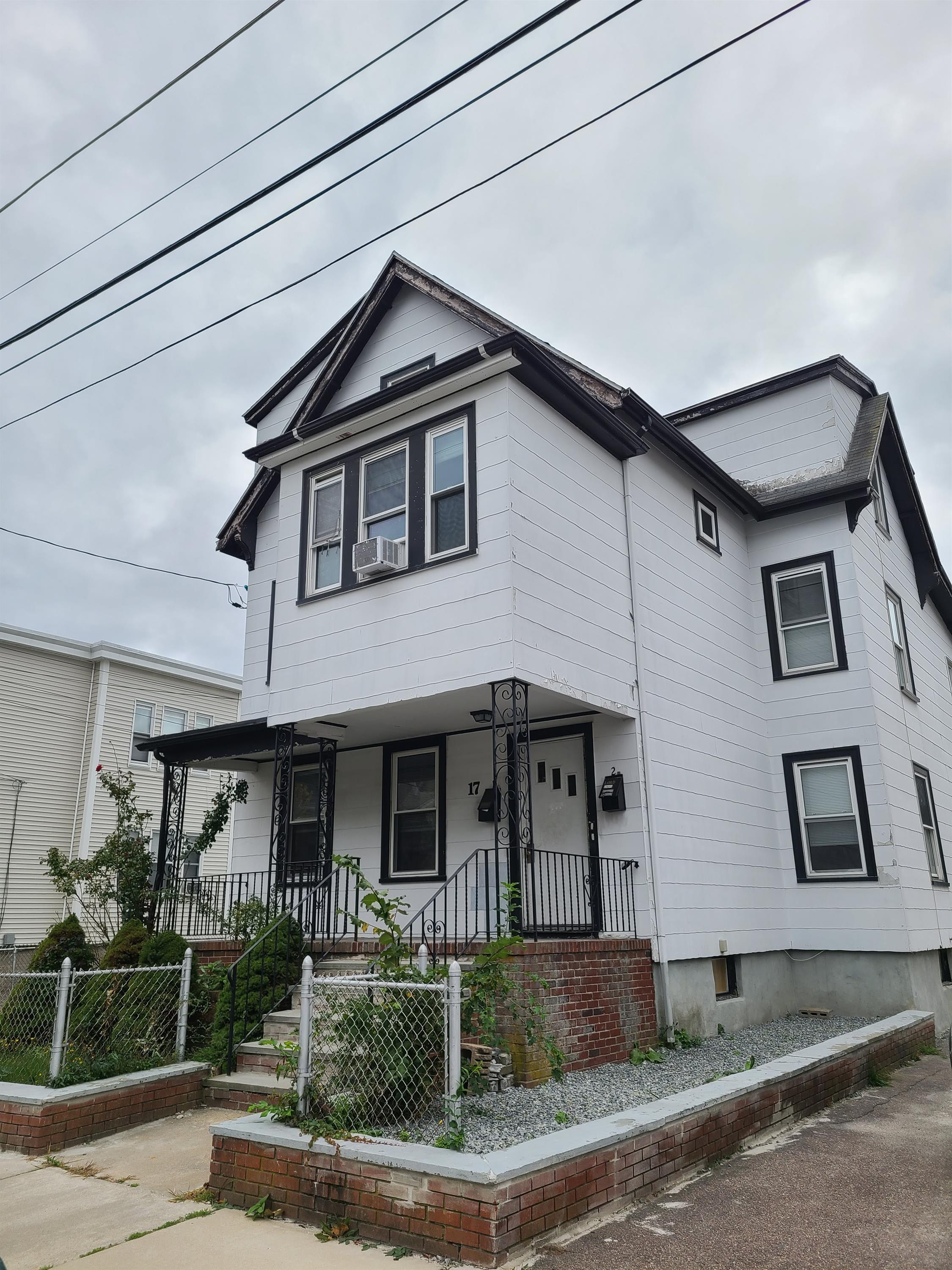 17 Stearns Street – photo 1 of 11