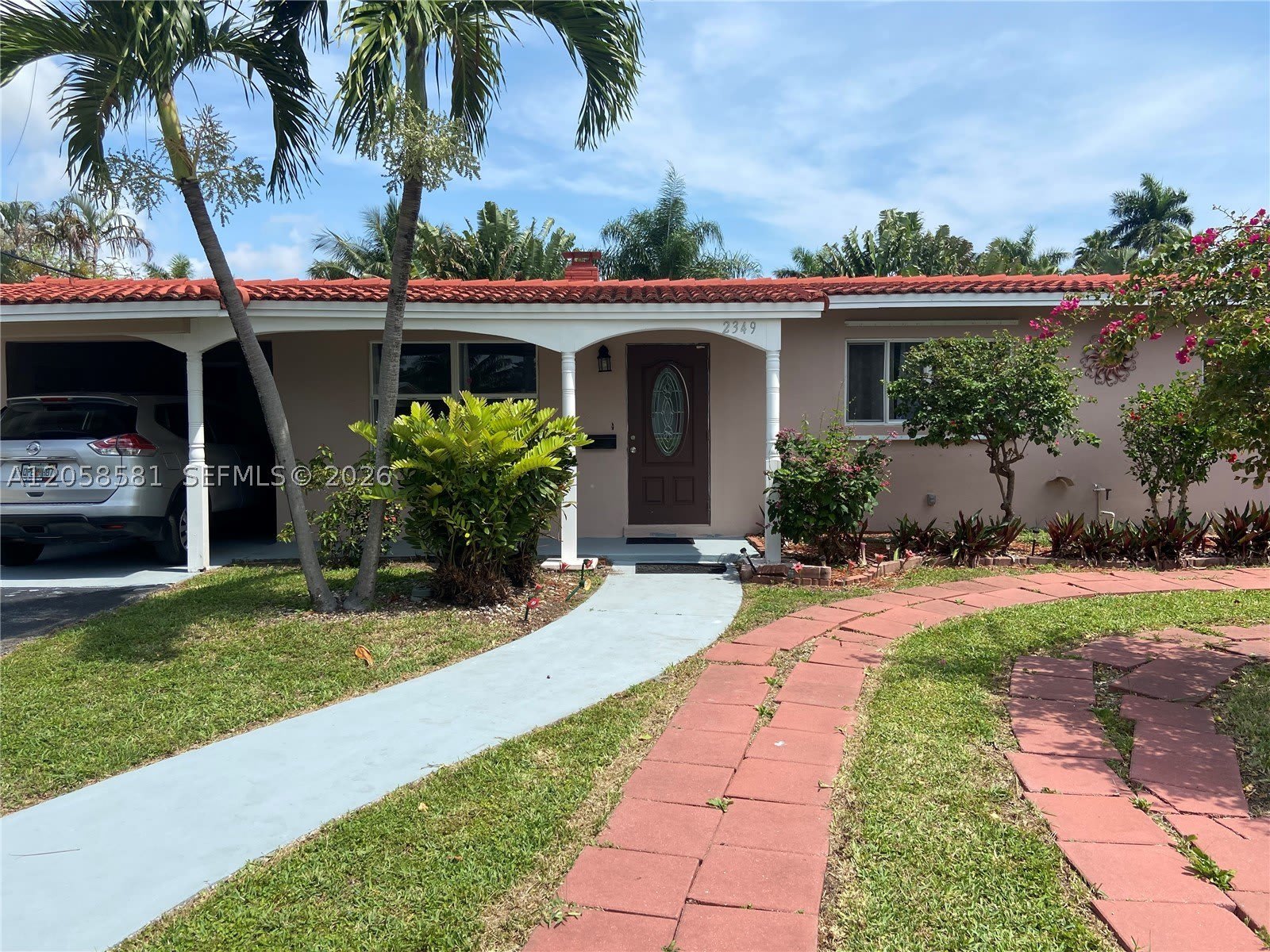 2349 NE 9th – photo 1