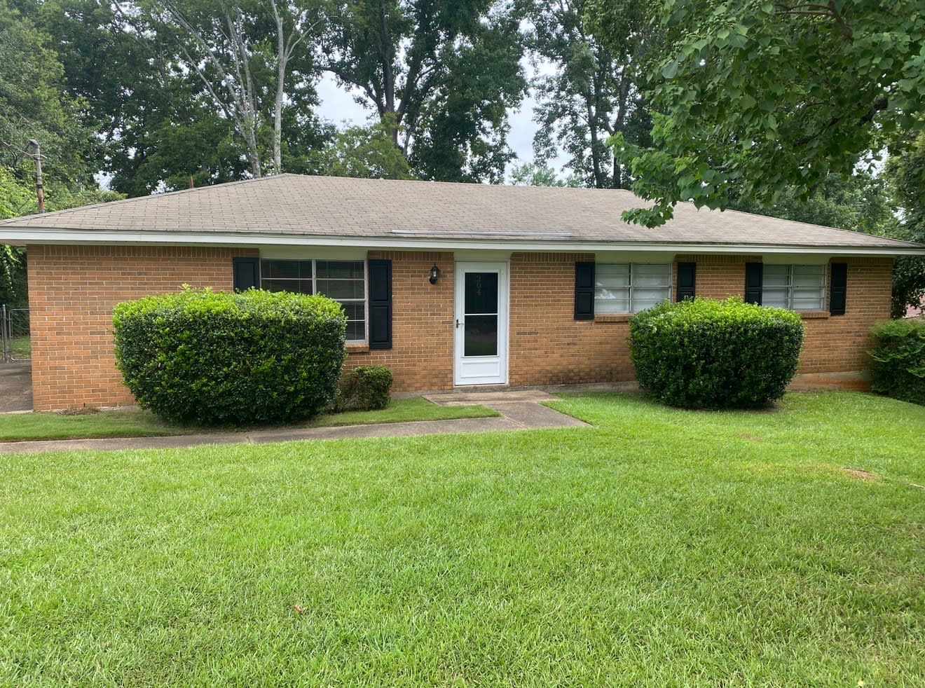 204 Magnolia DrivePrattville – photo 1 of 54