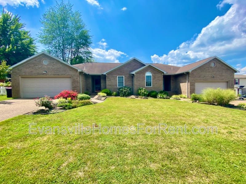 4035 Pine Drive – photo 1 of 13