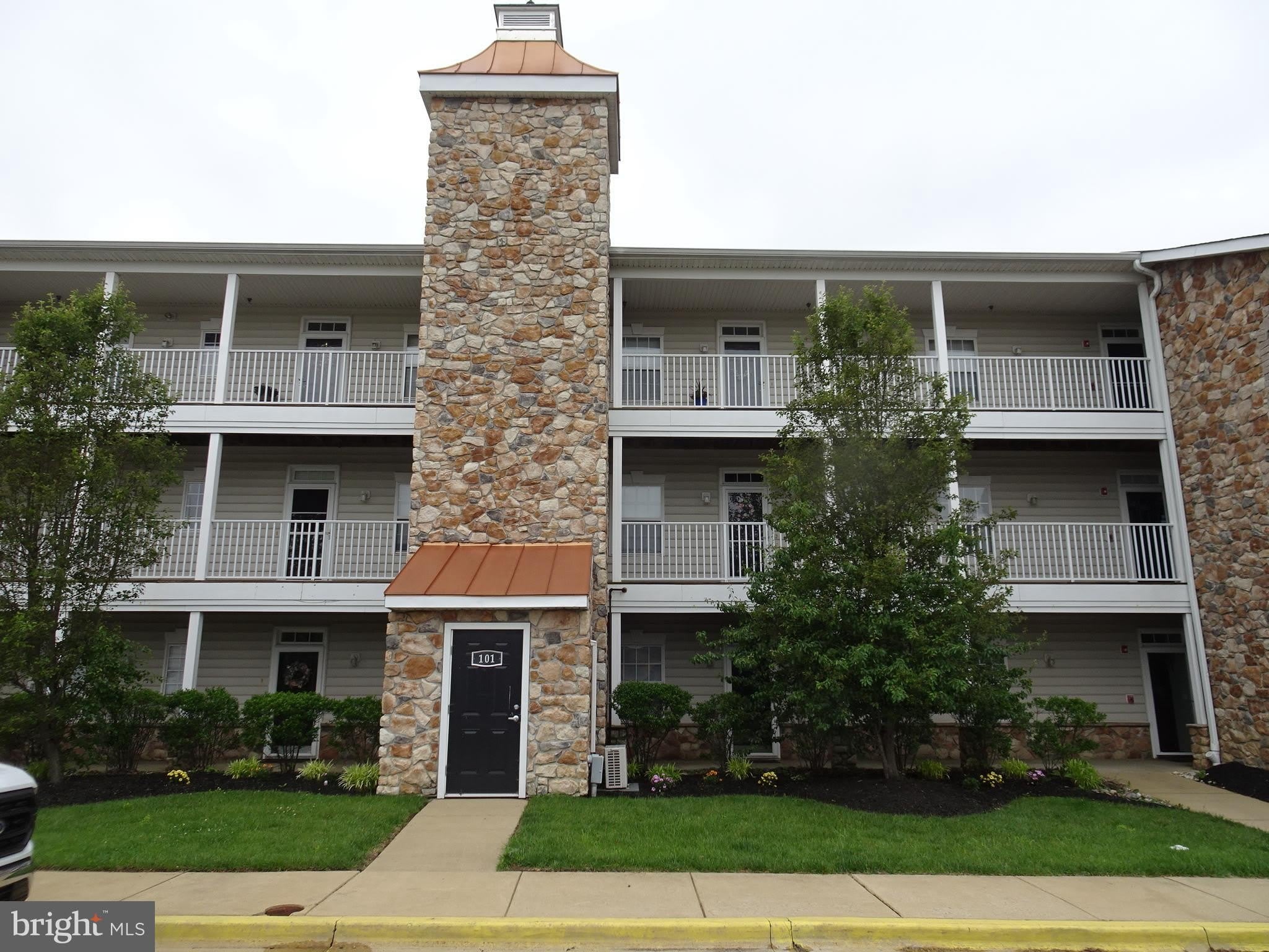 101 COLONIAL DOWNS Court – photo 1 of 23