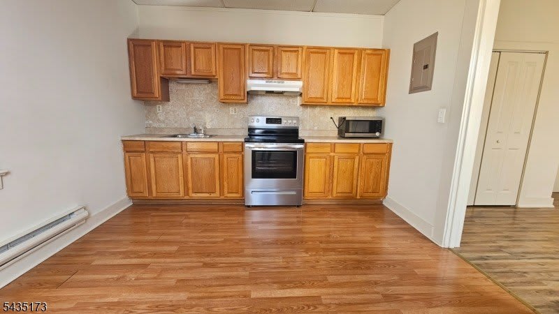 199 Main St – photo 1 of 8
