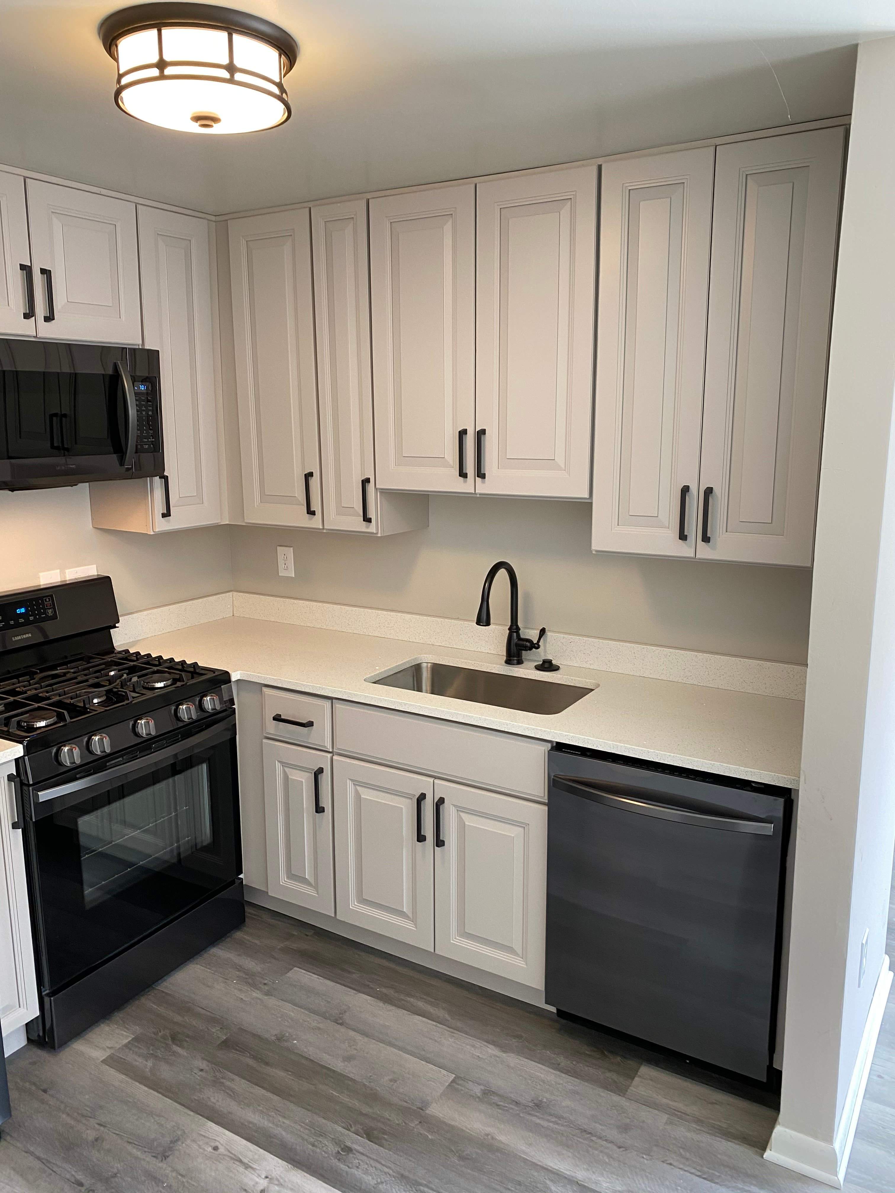 3225 Benjamin Avenue – photo 1