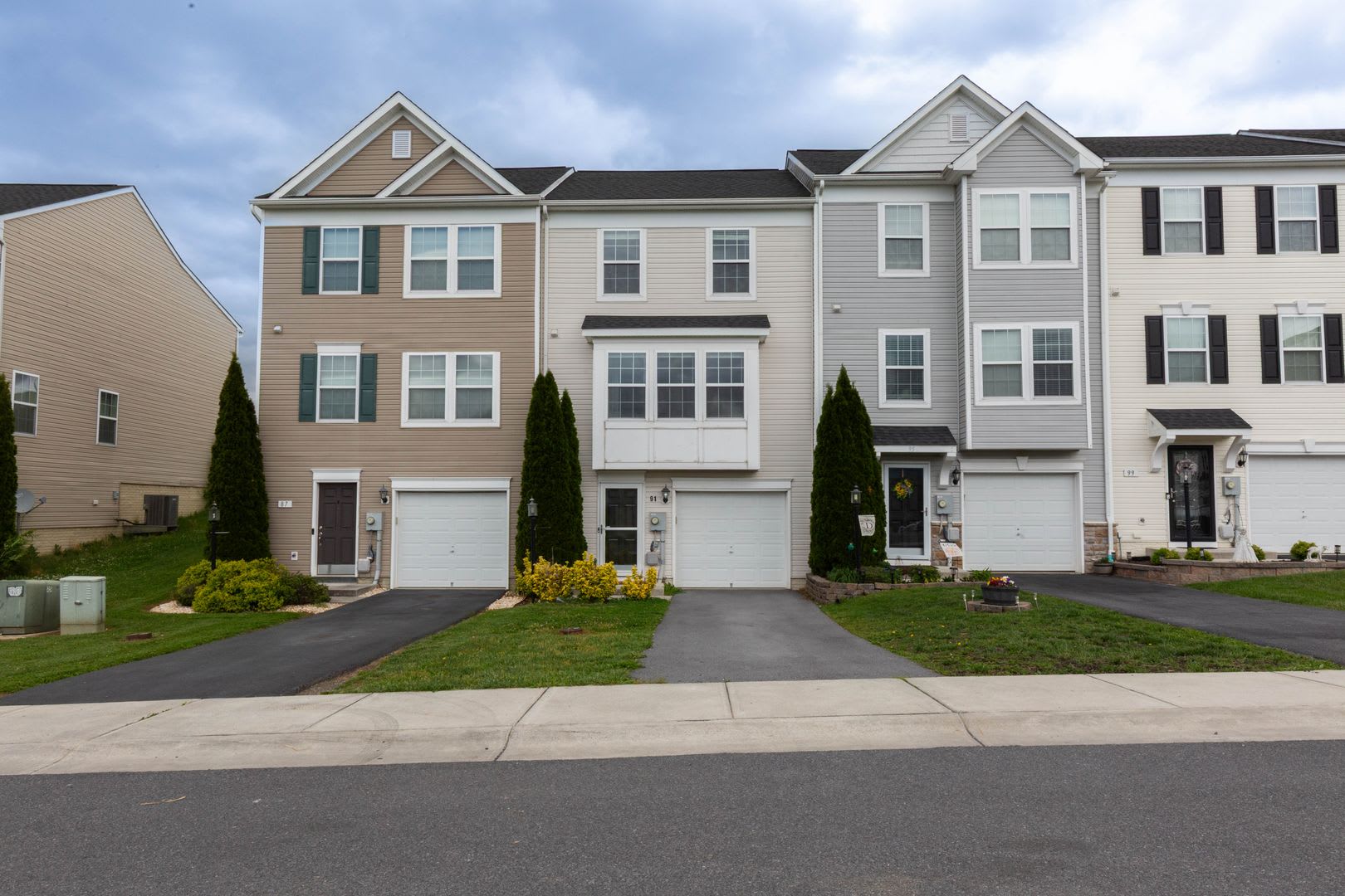 3 bed, 2full/2 half bath, Townhome in Martinsburg, WV – photo 1