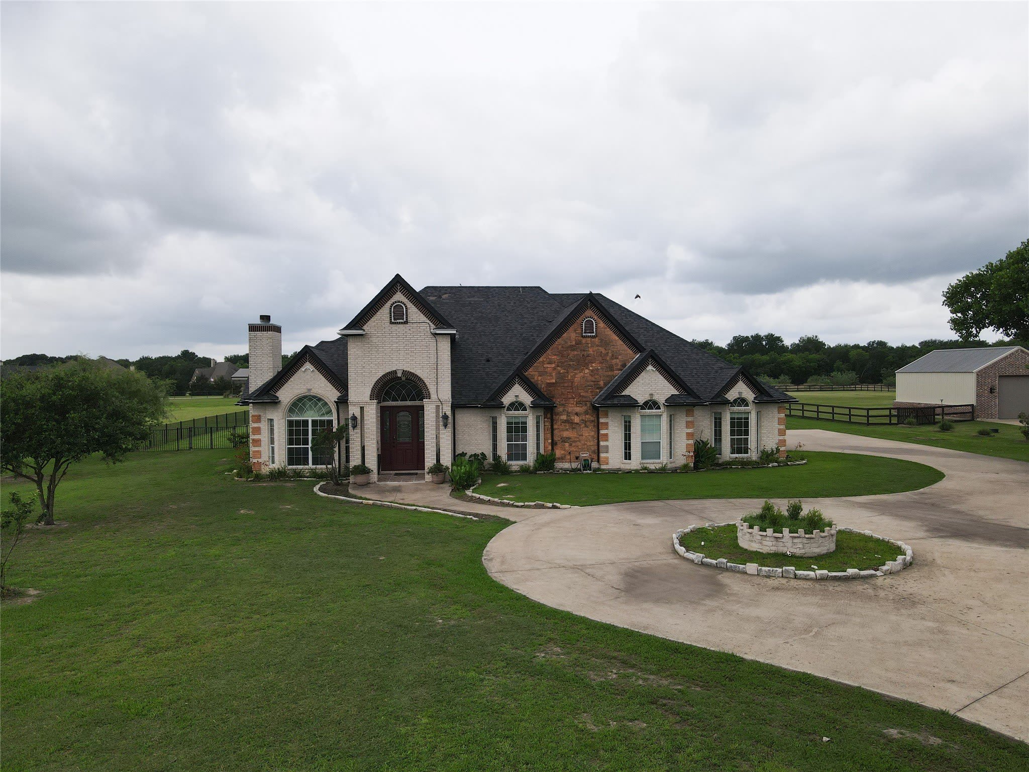 624 Horseshoe Bend – photo 1 of 34