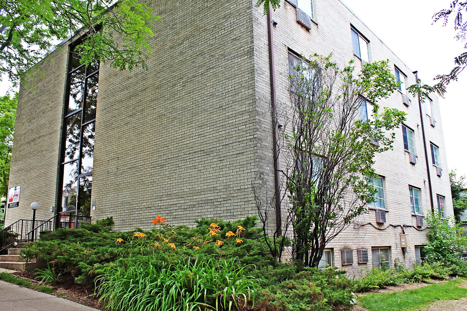 502 E Main St – photo 1
