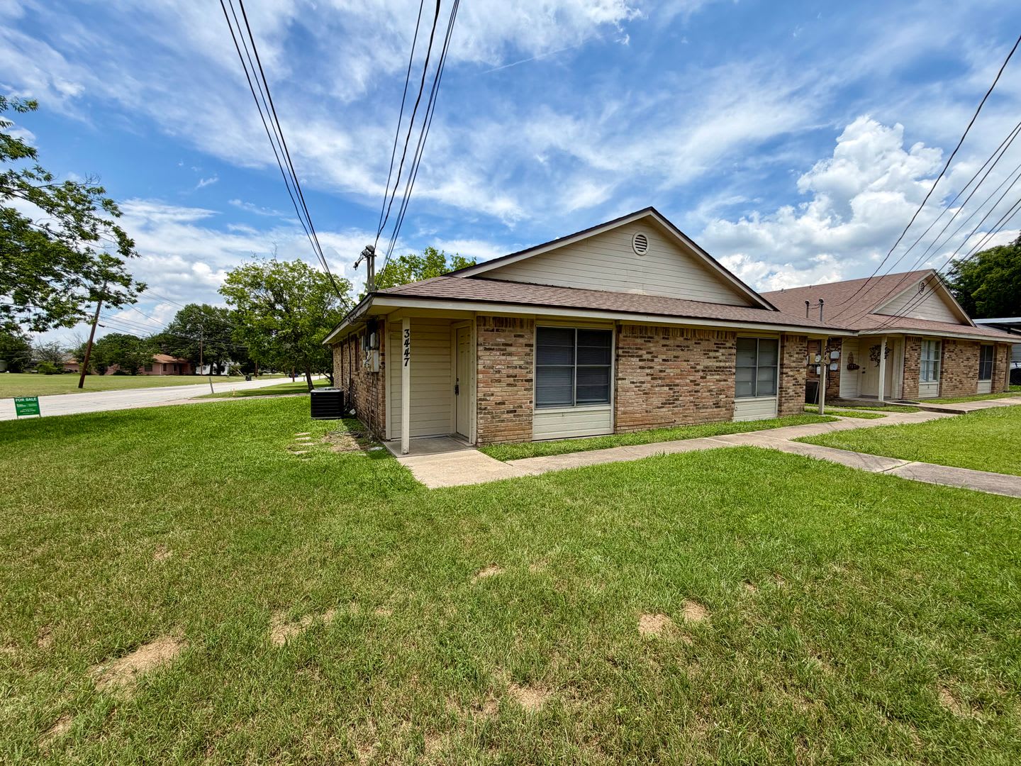 Move-In Special $500 Off 1st Month's Rent – photo 1