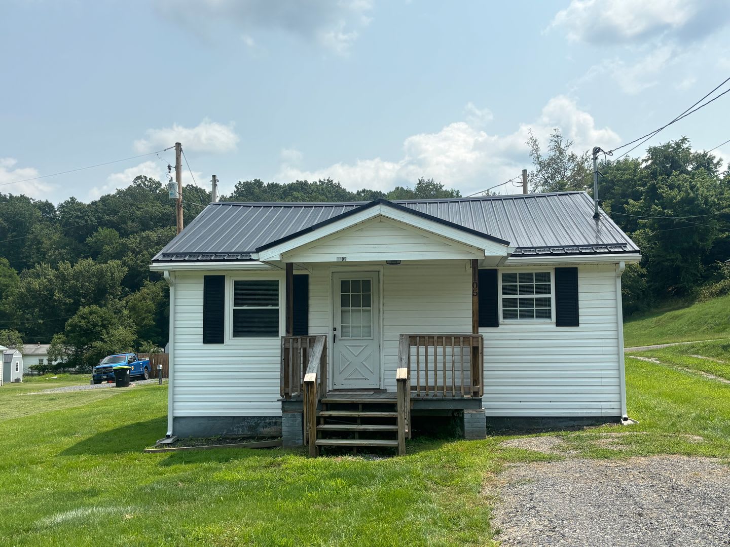 3 Bed 1 Bath Single Family Available Now – photo 1 of 9