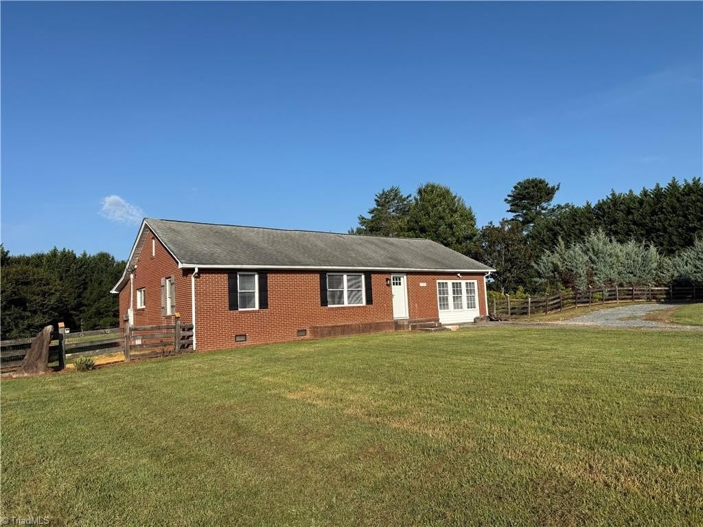1747 Piney Grove Road – photo 1 of 21
