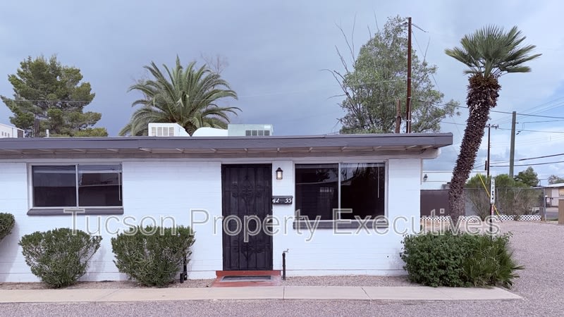 4235 E. Lee Street – photo 1