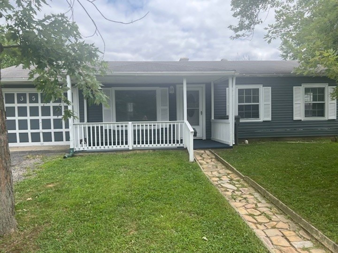 3 Bedroom 2 BA ranch freshly rehabbed – photo 1