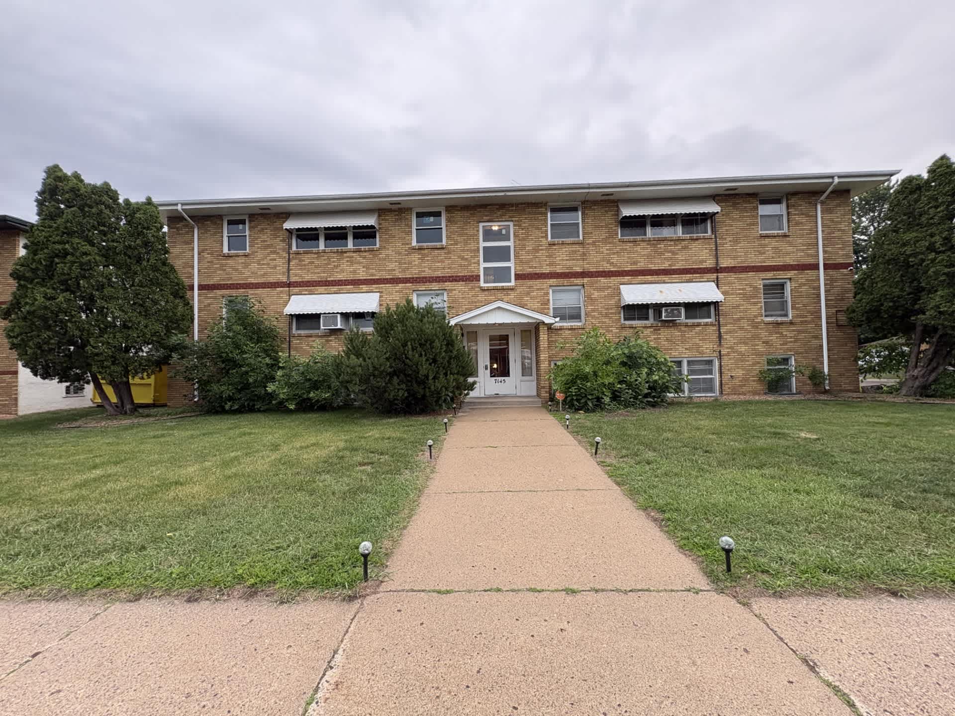 7145 Chicago Ave Apt 7 – photo 1 of 143