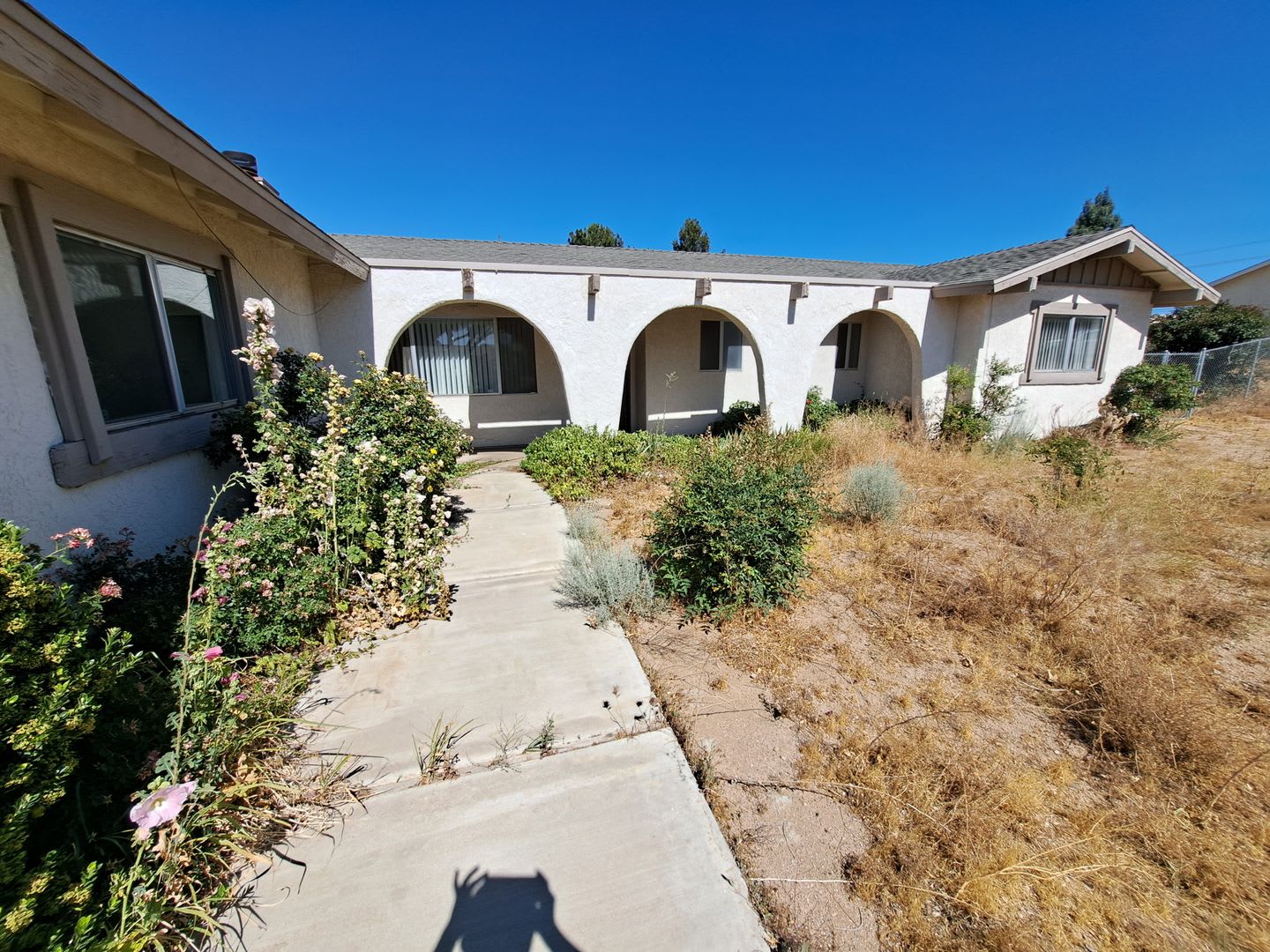 Don T Miss This Wonderful Opportunity To Make This Move In Ready Phelan Home Yours – photo 1 of 13